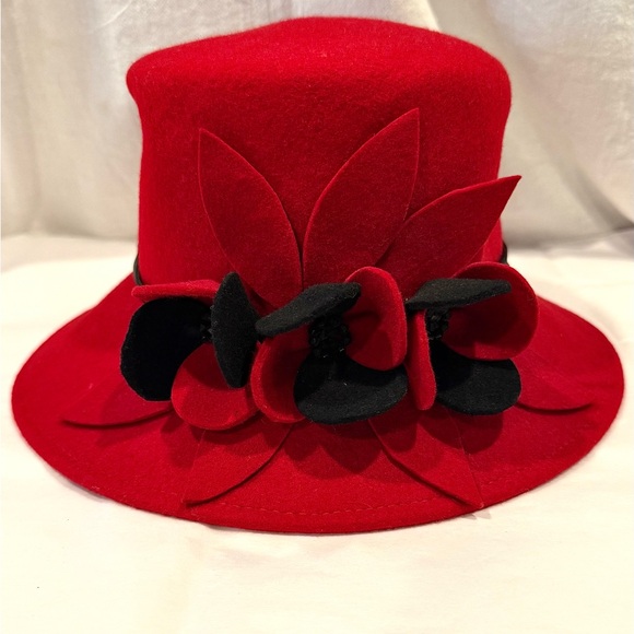 Betmar Vintage Red and Black Wool Felt Floral Women\'s Hat main image 6